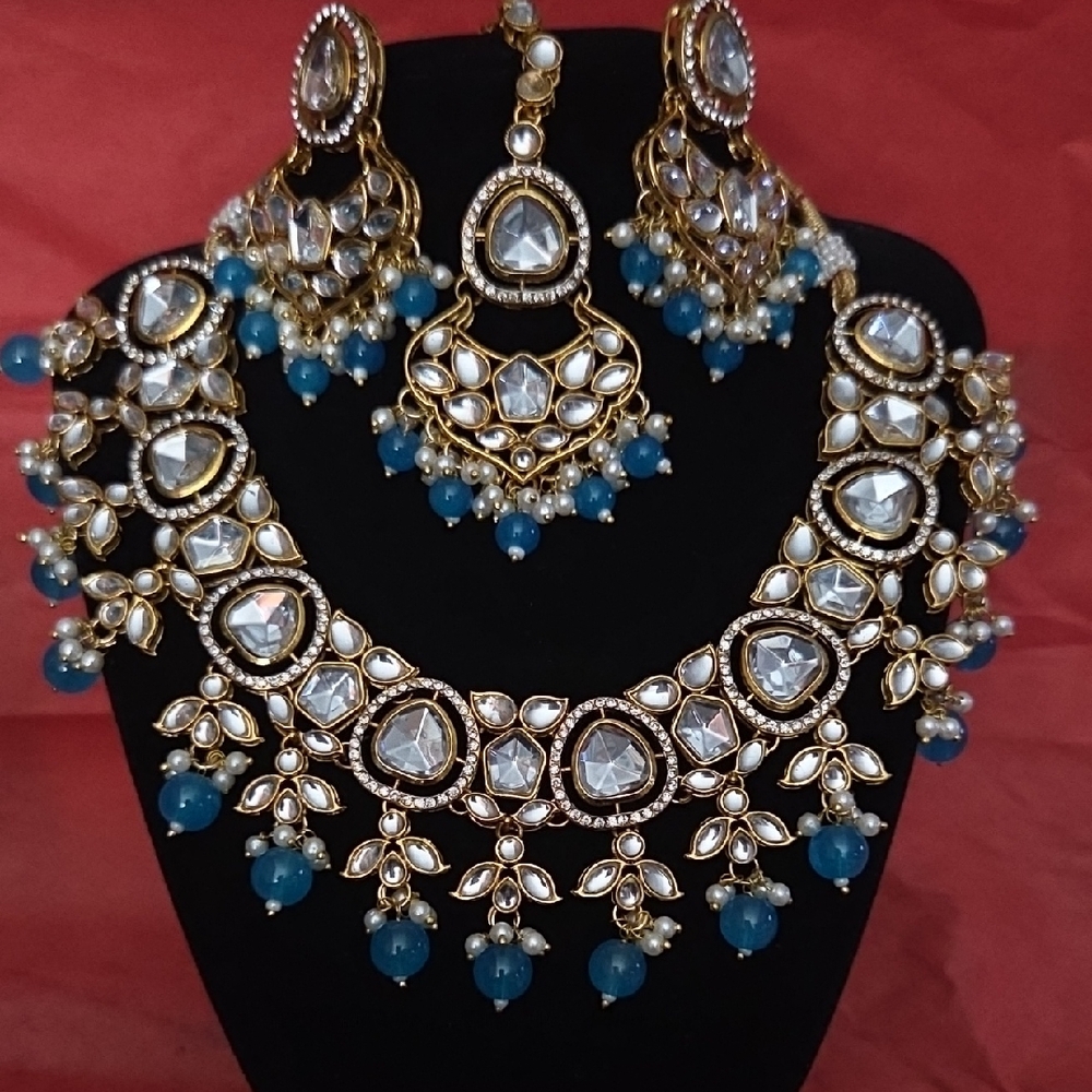 Elegant Gold and Blue Jewelry Set